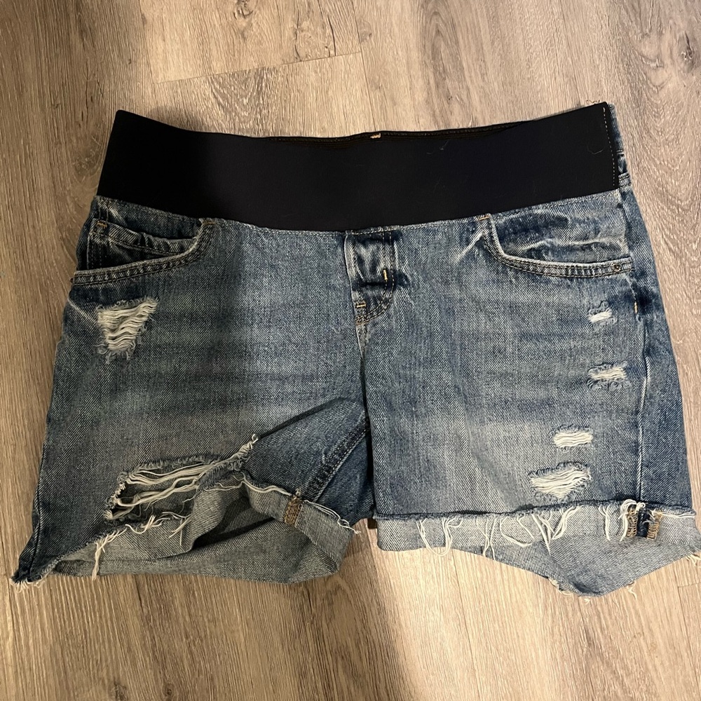 Old Navy maternity shorts